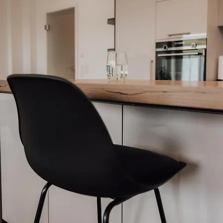 Jama - Modern&bright, Terrasse, Freies Parken, Wlan, Grosse Gruppen #1 Apartment